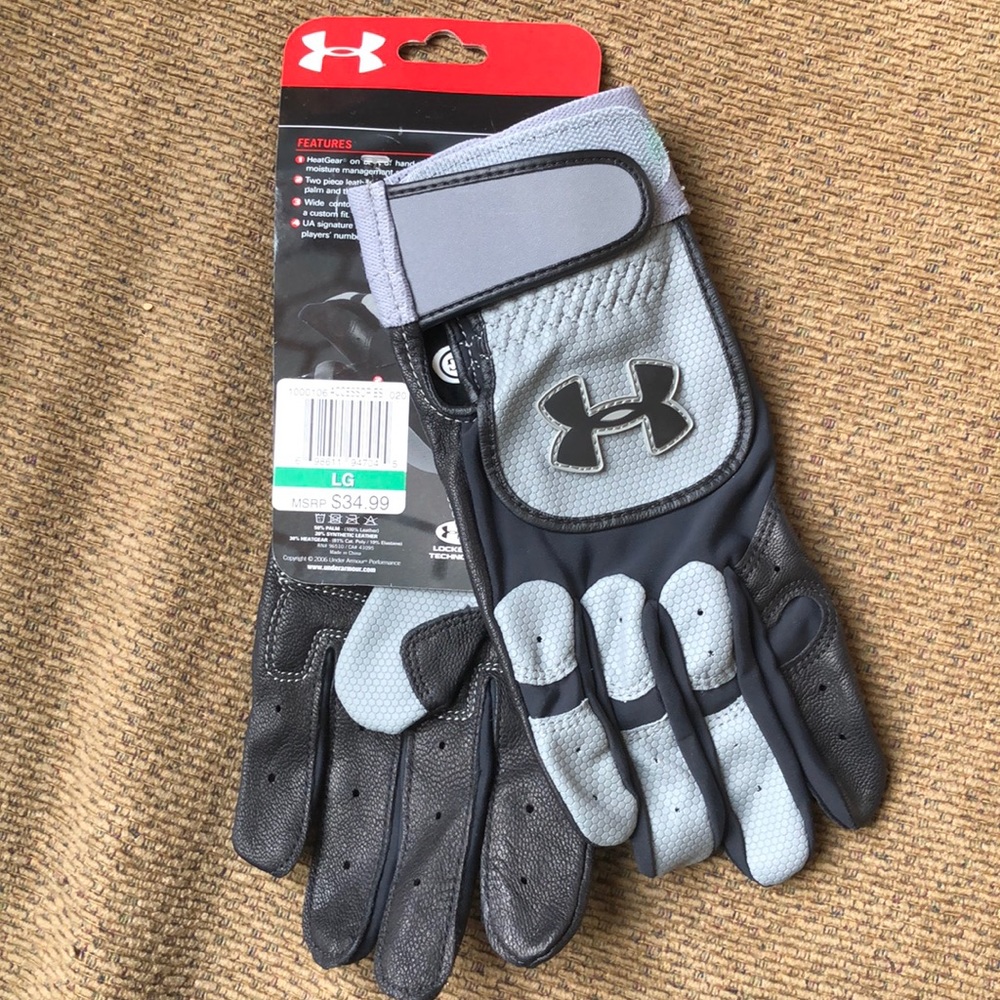 NEW NEVER WORN Under Armour batting gloves